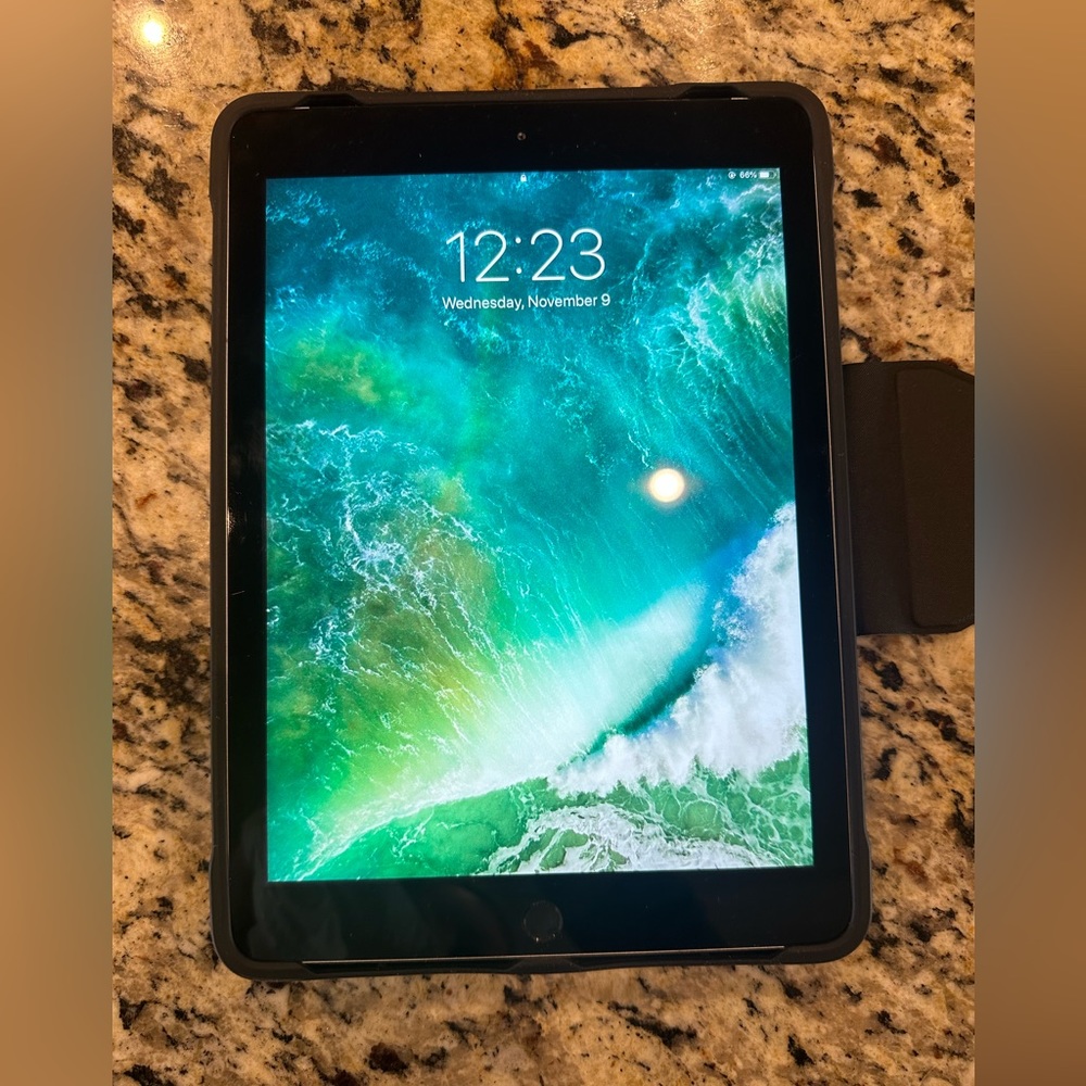 iPad Air 5th generation. 32 GB